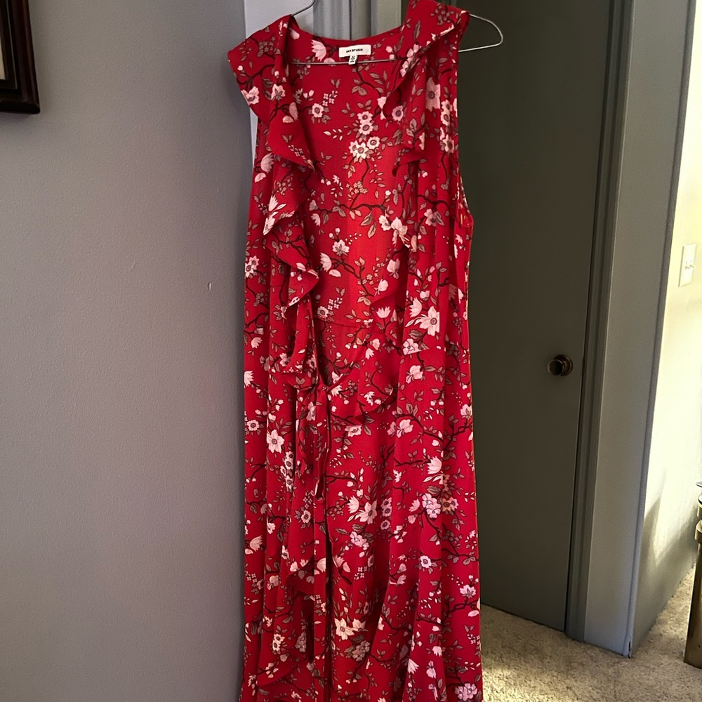 MAX STUDIO Red Floral Wrap Dress Beautiful Date Night Medium 8901C51